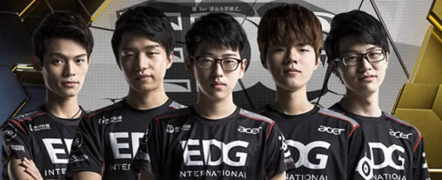 在攻防两端 在攻防两端