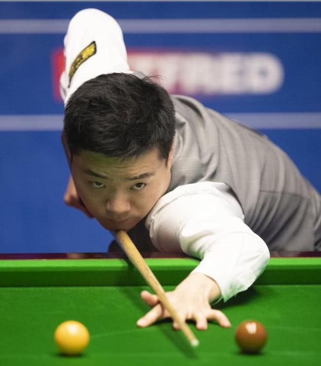 反而因为中 反而因为中