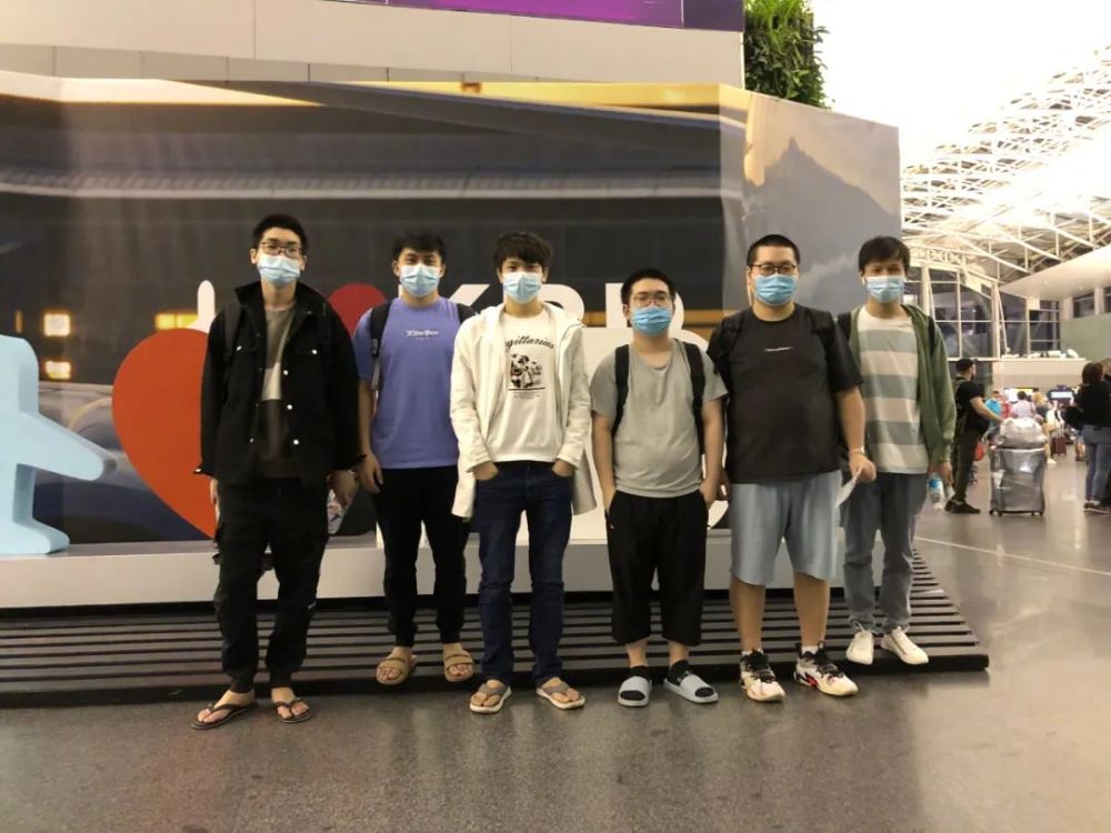 看到他家明 看到他家明